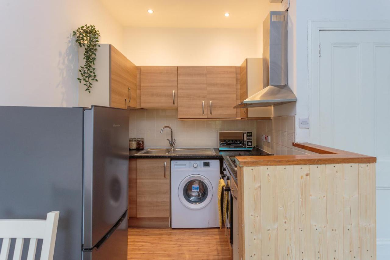 One Bedroom Apartment Just A 10 Min Walk From City Center! EDI Exterior photo