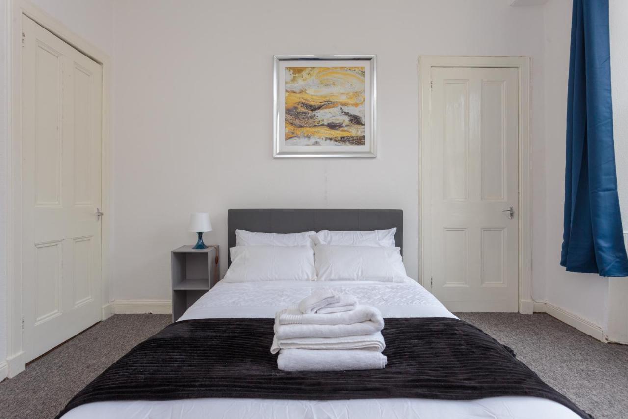 One Bedroom Apartment Just A 10 Min Walk From City Center! EDI Exterior photo